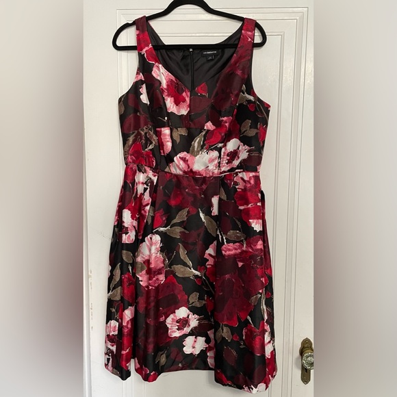 Liz Claiborne Dresses & Skirts - Liz Claiborne floral, sleeveless dress, size 14